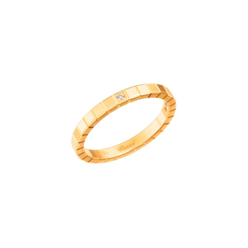 CHOPARD YELLOW GOLD RING WITH A DIAMOND ICE CUBE