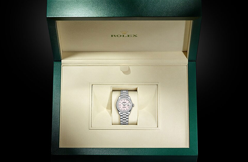 Estuche reloj Rolex Lady-Datejust de oro blanco, diamantes y esfera de ópalo rosa engastada de diamantes Quera