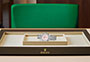 Presentación reloj Rolex Lady-Datejust de oro blanco, diamantes y esfera de ópalo rosa engastada de diamantesen Quera