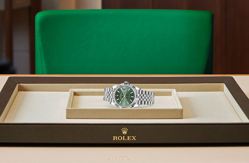Rolex Watch Datejust 36 Oystersteel and WHITE GOLD and black dial Bright blue dial fluted motif watchdesk en  Quera