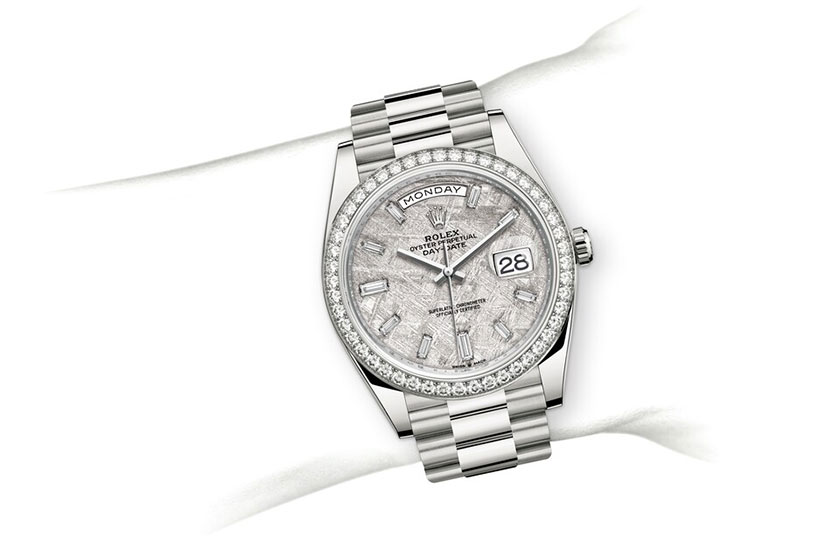 Simulación muñeca Rolex Day-Date 40 white gold and diamonds with Meteorite dial set with diamonds in Quera
